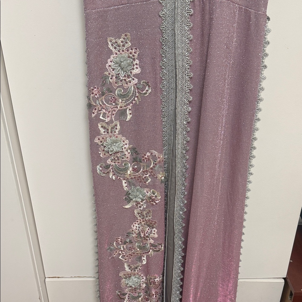 Elegant Pink Maxi Dress with Floral Embellishments fits Meduim/Large - Picture 4 of 10
